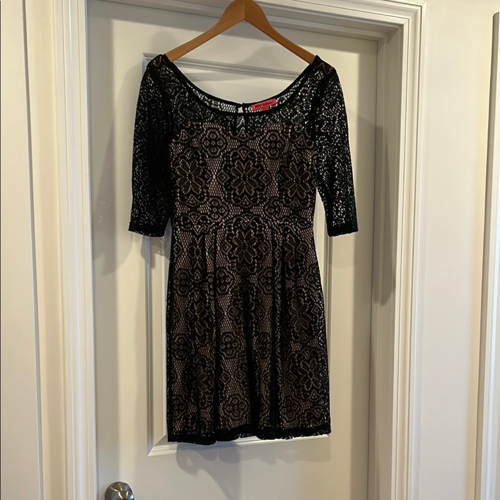 Betsey Johnson Black and Tan Fit and Flare Dress 3/4 Sleeve Scoop Neck